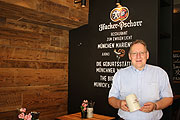 Karl-Heinz Wildmoser eröffnete am 1.8.2017 sein "Wildmosers Restaurant-Café am Marienplatz" (ªFotpo. Martin Schmitz)